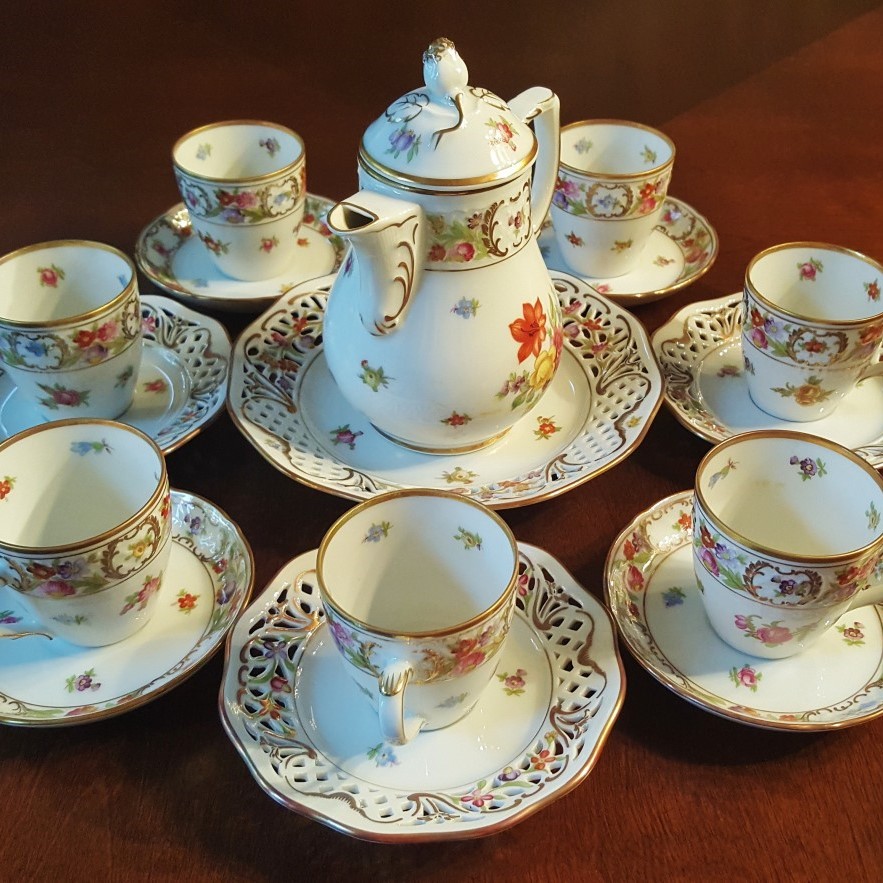 Full tea set